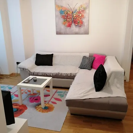 Butterfly Apartment Cacak Exterior photo